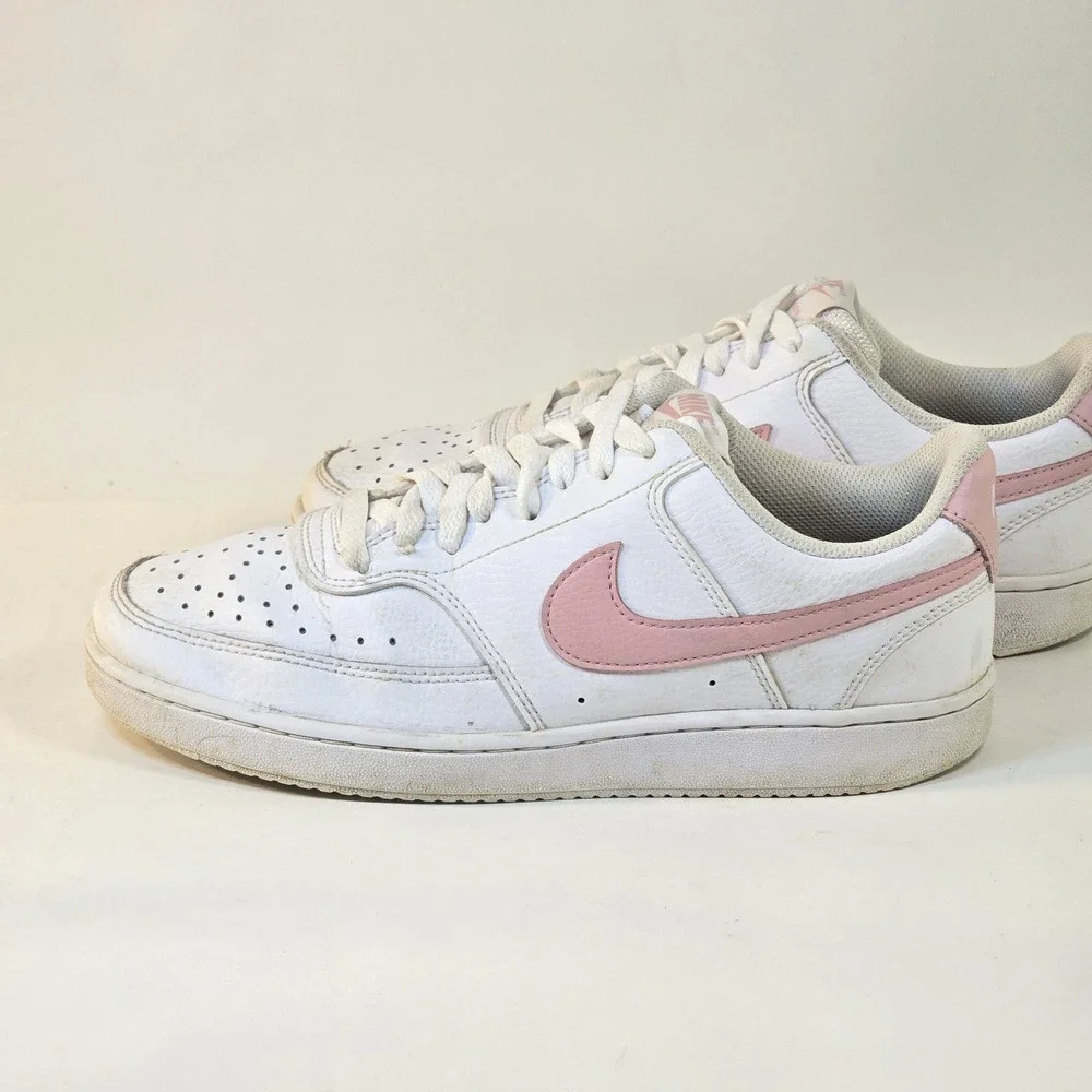 Nike White and Pink Low-Top Athletic Shoes